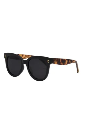 Cleo Sunglasses in Black   Oatmeal