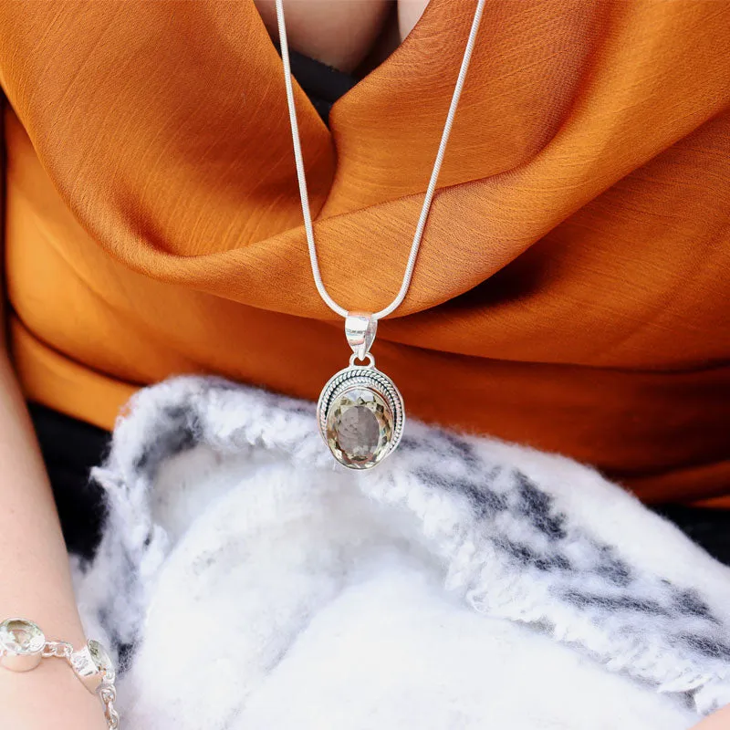 Clover Green Amethyst Oval Pendant