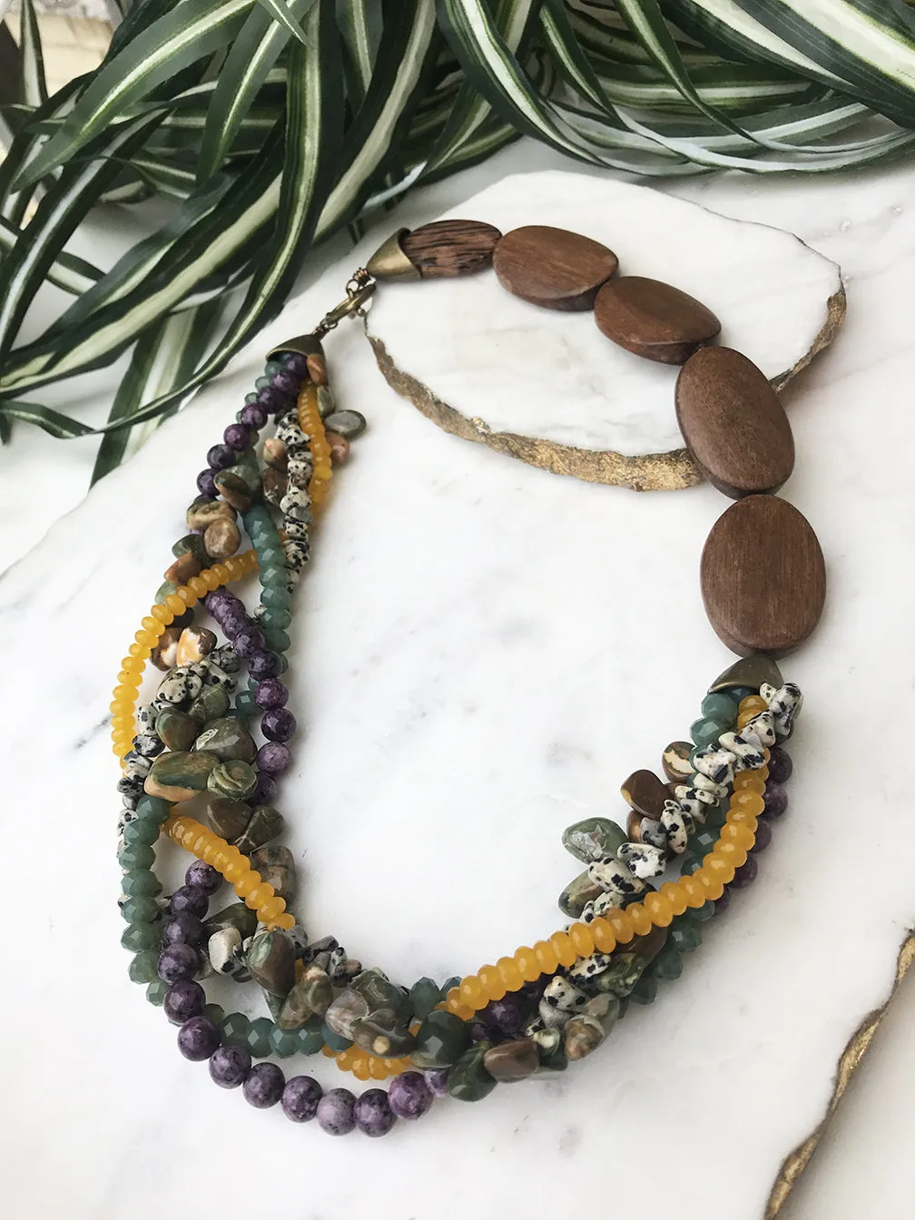 Dalmatian jasper, moss agate and yellow jade mingle necklace