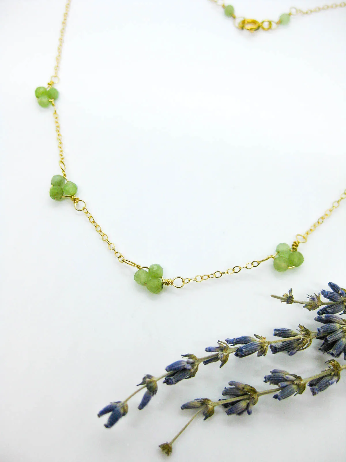 Hyacinth: Jade Choker - n545