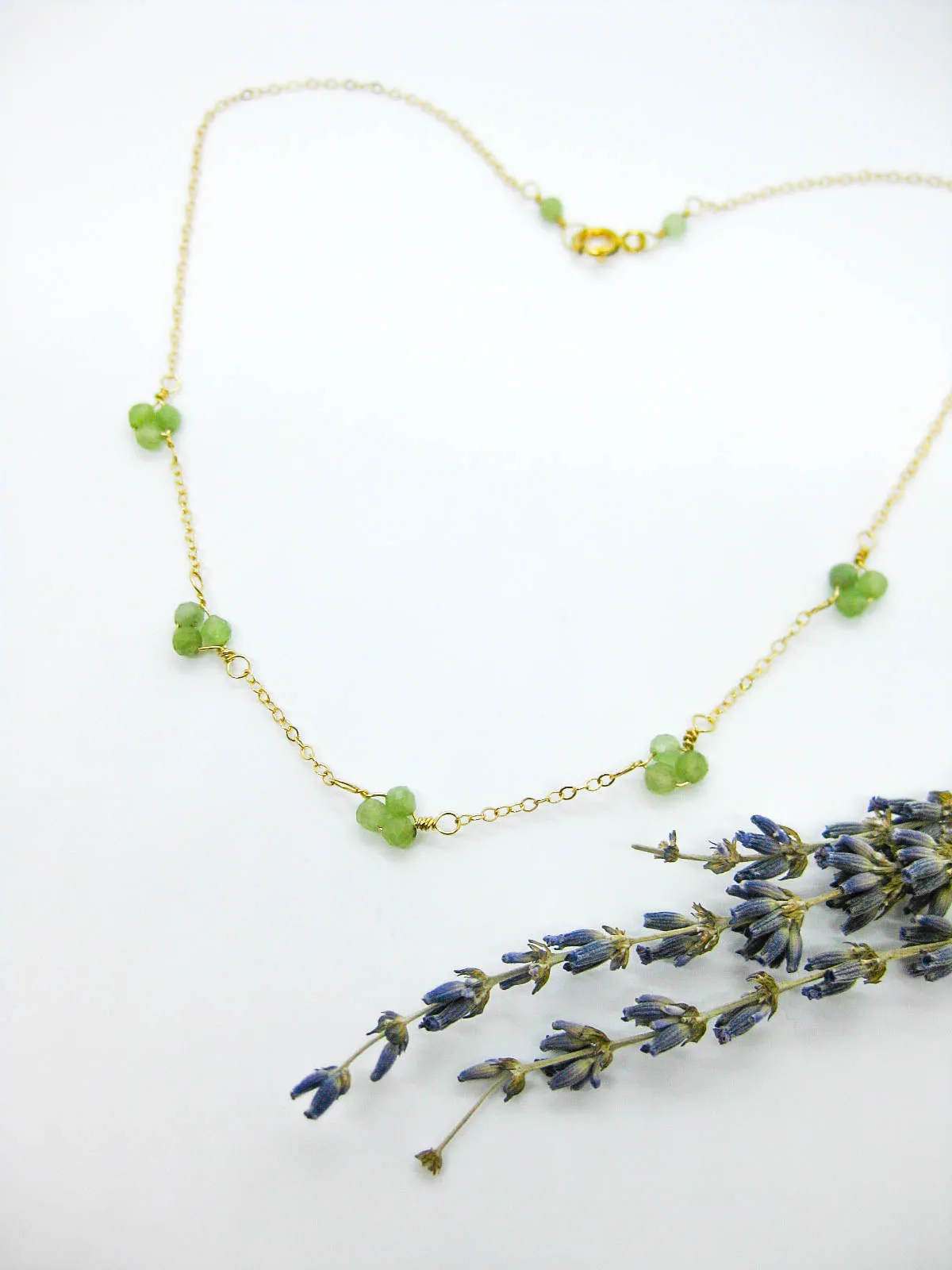 Hyacinth: Jade Choker - n545