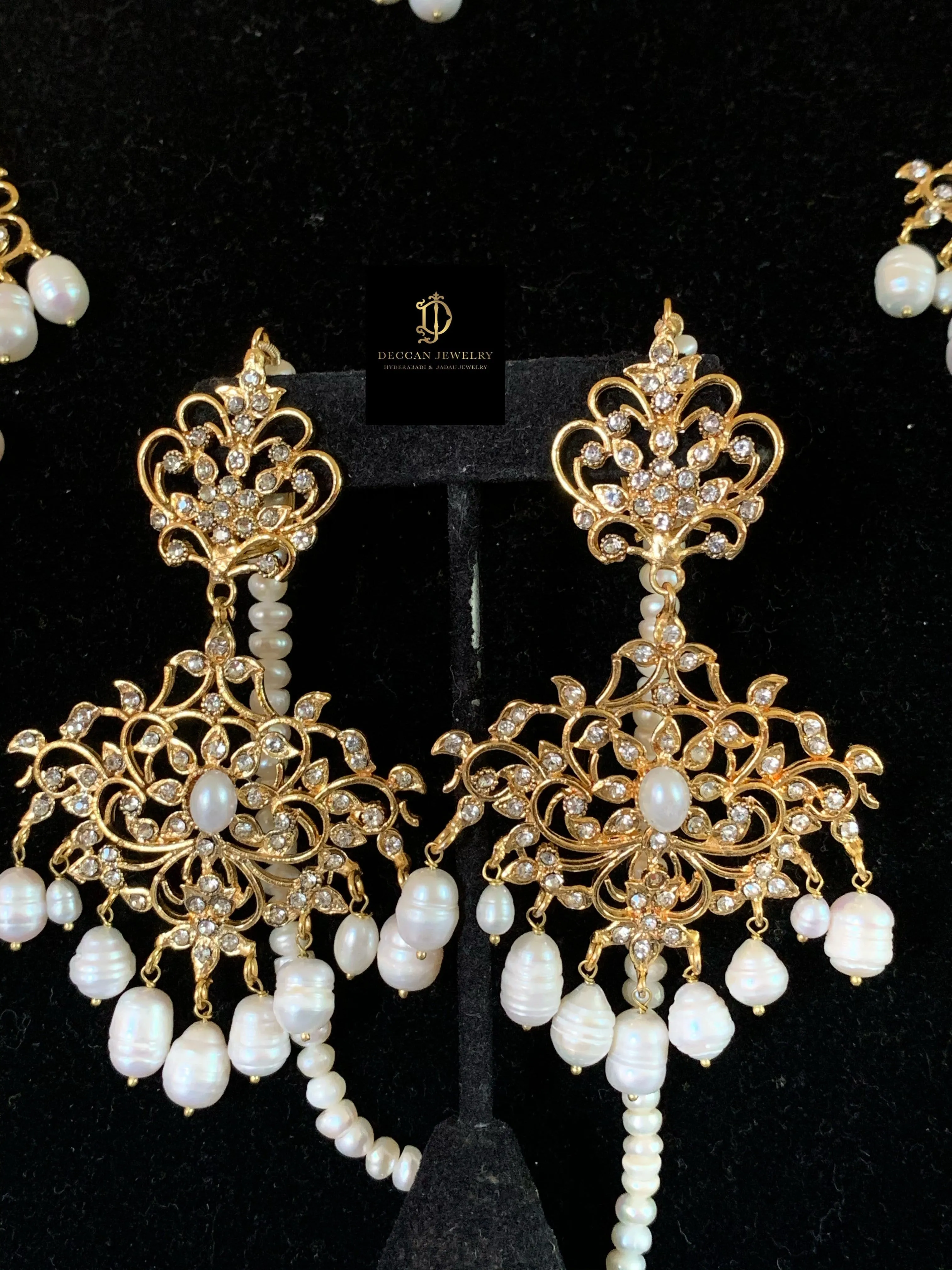 Niya bridal set in fresh water pearls (SHIPS IN 3 WEEKS  )