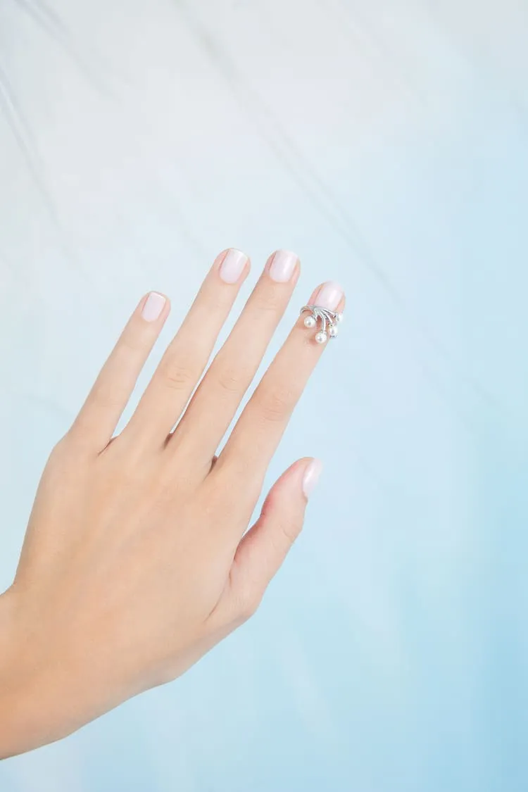 pearls nail ring in silver