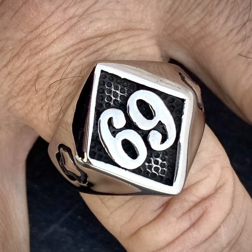 Ring 69 - Black & Silver - R153