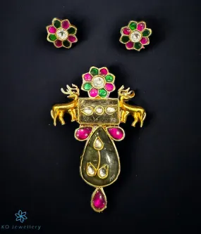 The Vagisha Silver Kundan Pendant Set