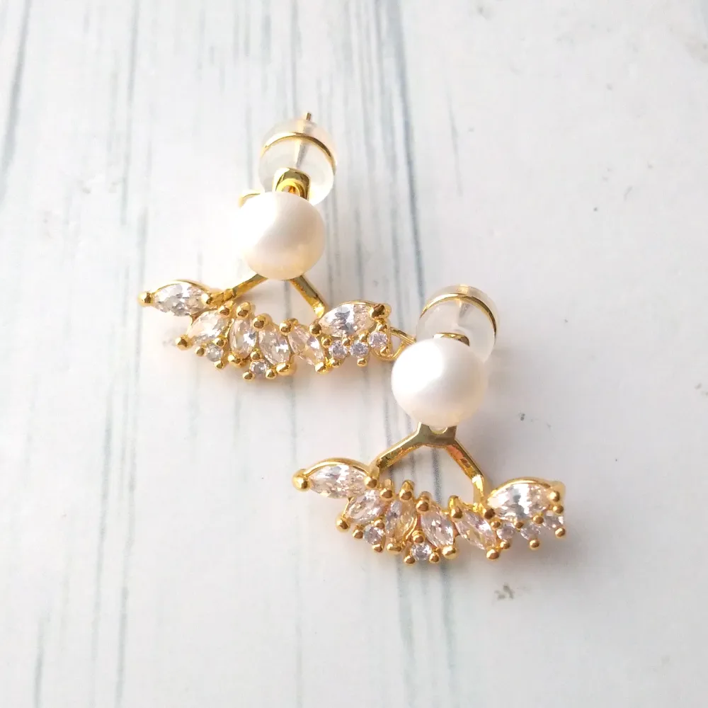 Vinka Stud Earrings